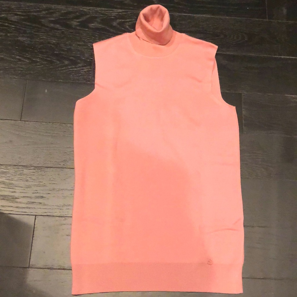Gucci NWOT sleeveless turtleneck sweater.